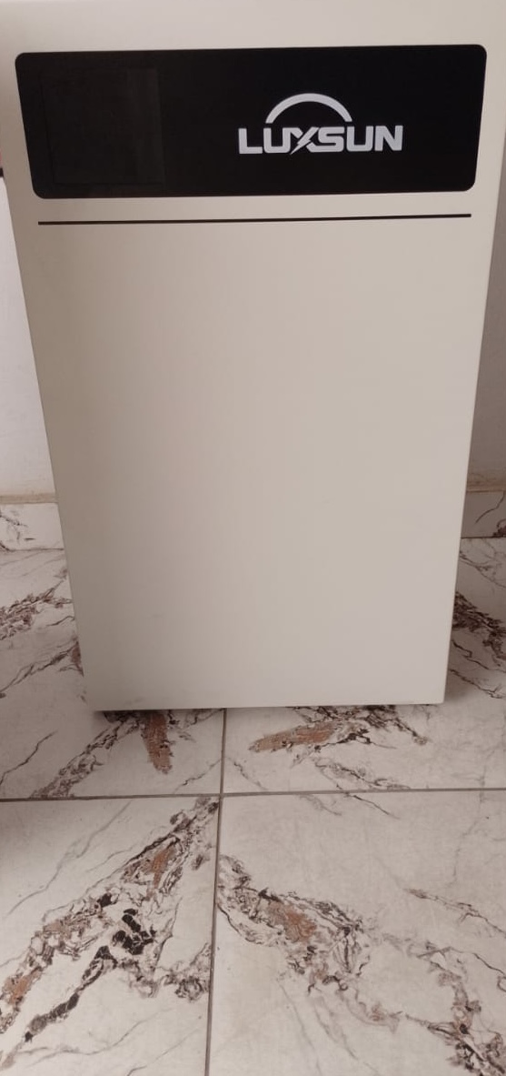 LUXSUN 10kWh 48V High-Capacity LiFePO4 Lithium Battery